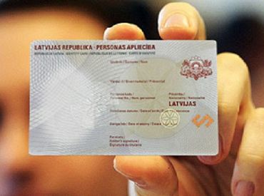 Около 400 тысяч владельцев ID-карт могут лишиться электронной подписи: что случилось?