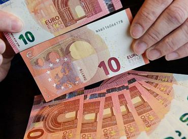 Нужно ли в Латвии платить налоги с полученных за границей доходов: эксперты