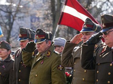 Aptauja: 20 gados nedaudz pieaudzis latviešu leģionārus godināt gatavo iedzīvotāju īpatsvars