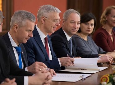 Valdība atbalsta pašvaldību deputātu skaita samazināšanu līdz 750 domniekiem