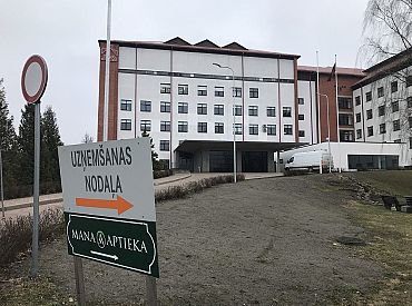 Как Елгавская больница оказалась в частных руках: скандал