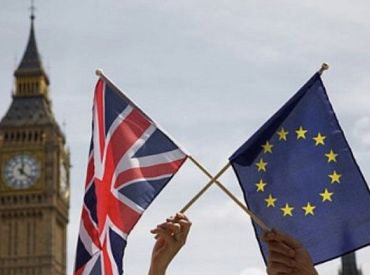 Breksita pārejas periodā latvieši Lielbritānijā vēl varēs izmantot Eiropas veselības apdrošināšanas karti