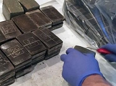 Kravas automašīnā uz Daugavpils šosejas atklāta rekordliela hašiša krava — tonna