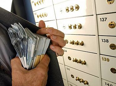 Банки урезали латвийцам проценты по сберегательным счетам