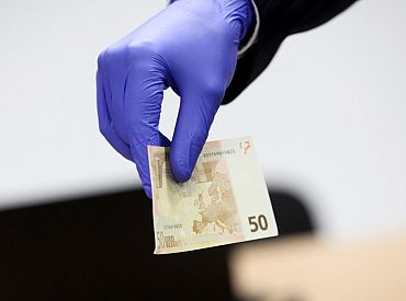 Мошенники орудуют в торговых центрах Литвы; старая схема вновь в ходу