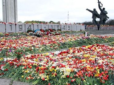 9.maijā neliegs ziedu nolikšanu Pārdaugavā pie pieminekļa padomju karavīriem