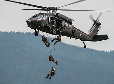 В Лиелварде начали строительство ангара для вертолётов Black Hawk