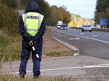 Amatas novadā «BMW» autovadītājs atļauto braukšanas ātrumu pārsniedz gandrīz par 100 km/h