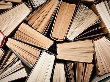 Книги могут быть отравой: университет проверяет старинную библиотеку на наличие яда
