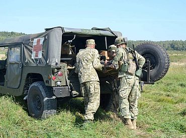 Latvija nodrošinās rehabilitāciju lielākam Ukrainā ievainoto karavīru skaitam