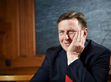 «Меня тоже почти удалось ввести в заблуждение»: бывшему главе МВД позвонили мошенники