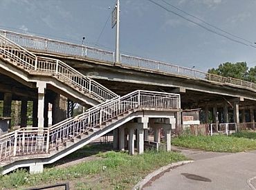 Uz Brasas tilta Rīgā jau tiek montētas tramvaja sliedes un vadi