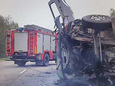 Cietušo ģimenei izmaksās 30 000 eiro par ugunsdzēsēja izraisītu traģisku avāriju