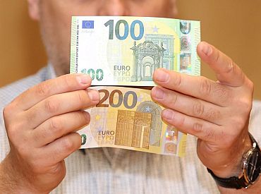 В Латвии заговорили о повышении пенсий: кому и на сколько