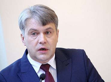 Tiesībsargs: Sniedzot neatliekamo medicīnisko palīdzību slimnīcās, prasība pēc Covid-19 testa ir attaisnojama