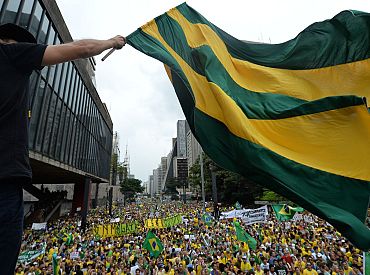 Она написала, что ДНК человека не меняется после смены пола: за это студентке грозит до 10 лет