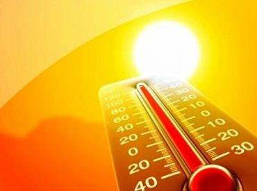 Адская жара и штормы: метеорологи призывают жителей стран Балтии готовиться к лету