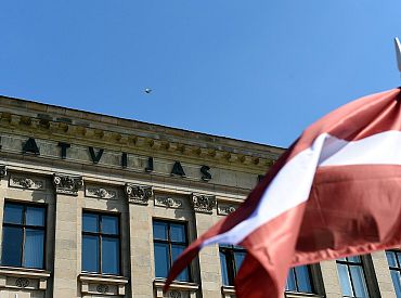 Deputāti spriedīs par saturu svešvalodās Latvijas sabiedriskajā medijā no 2026.gada