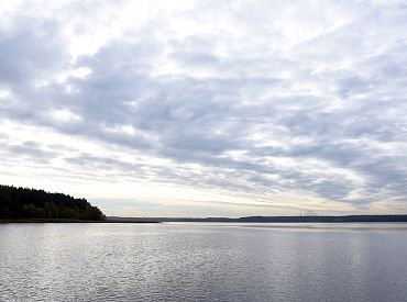 Rīgas dome atbalsta lokālplānojuma izstrādi ar mērķi apbūvēt dabas teritoriju Juglas krastā