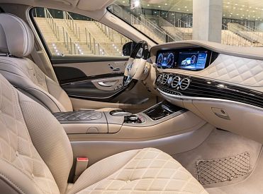 Autovadītājs ar luksusa automašīnām zadzis degvielu no degvielas uzpildes stacijām