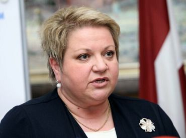 Rīgas domes opozīcija ar dažu GKR deputātu atbalstu gāž no amata mēra vietnieci Vladovu