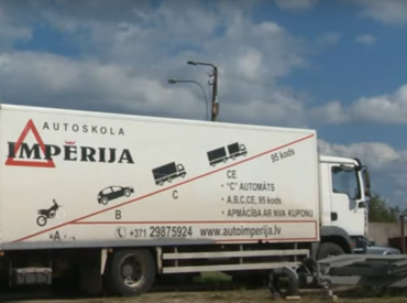 Mainīs transportlīdzekļa nodokļa noteikšanu kravas auto; paaugstinās likmi uzņēmumu automobiļiem