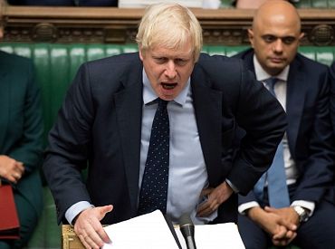 Lielbritānijas Pārstāvju palāta beidzot apstiprina breksita vienošanos