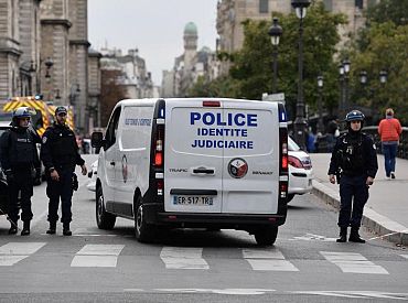 Дерзкий побег во Франции: остановлен тюремный грузовик, два конвоира убиты