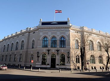 Saeima konceptuāli atbalsta FKTK pievienošanu Latvijas Bankai