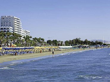 «Немедленно уезжать!» Госдеп США предупредил своих граждан на Кипре и в Египте