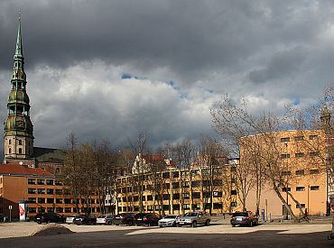 Opozīcija savākusi parakstus parlamentārās izmeklēšanas rīkošanai Saeimā par mediķu atalgojumu