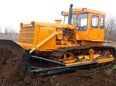 Под Ливаны подросток украл дизельное топливо прямо из строительной техники