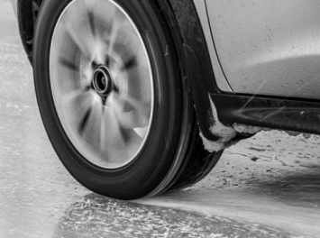 Переобулись? Сегодня латвийские автомобилисты окончательно переходят на зимнюю резину