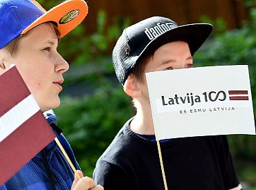 Они отказались не от песни, а от молитвы за Латвию: за Димитерса вступилась его жена