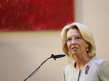 Mūrniece: Kariņš ļoti labi tiek galā ar Covid-19 krīzes pārvaldību