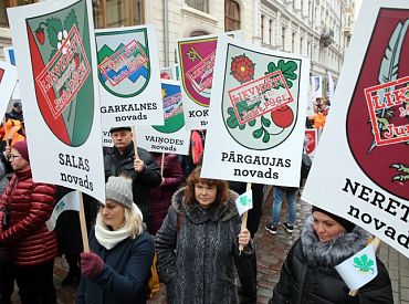 Deputāti rosina dažu agrāko pašvaldību atjaunošanu