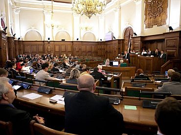 Opozīcija: Koalīcija ignorē tos pašnodarbinātos, kuri «izkrituši cauri atbalsta sietam»