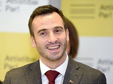 Bukmeikeri prognozē Staķa uzvaru Rīgas domes ārkārtas vēlēšanās