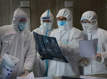 ES jaunā koronavīrusa riska līmenis paaugstināts no mērena uz augstu