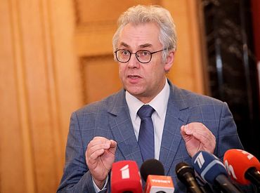 Epidemiologs: Oktobra beigās ik dienu atklās potenciāli no 1900 līdz 3500 jauniem Covid-19 gadījumiem