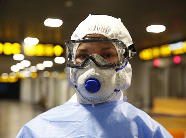 Covid-19 iespaidā varētu rasties risks mediķu aizplūšanai uz citām ES valstīm