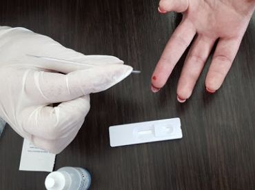 Latvijā laboratorijas varēs izmantot ātros molekulāri bioloģiskos Covid-19 testus