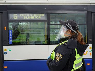 «Saskaņa» rosina Rīgas pašvaldībai iepirkt un katram rīdziniekam bez maksas izdalīt divas sejas aizsargmaskas