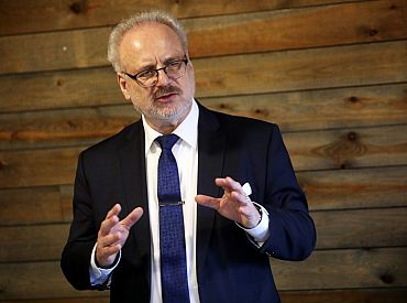 Valsts prezidents: Primāri ir jārūpējas par Covid-19 izplatības ierobežošanu