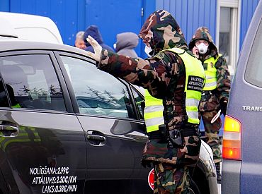 «Covidpass.lv» nav reģistrējusies vairāk nekā piektdaļa robežšķērsotāju, secina pārbaudēs