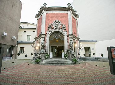 Kinoteātrī «Splendid Palace» apmeklētājiem pie ieejas mērīs ķermeņa temperatūru