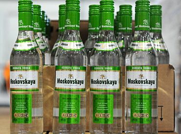 «Latvijas balzams»: Covid-19 krīzes laikā kāpj degvīna pārdošanas apmēri