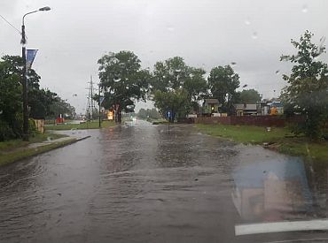 Внимание, жёлтое предупреждение! Местами ожидаются сильный дождь и гроза