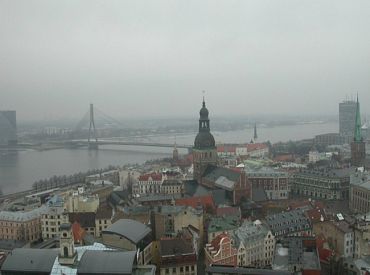 Svētdien saglabāsies apmācies laiks un palaikam līs