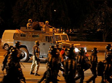 Ārlietu komisijas vadītājs: Baltkrievijas vēlēšanas un protestu vardarbīga apspiešana kliedē jebkādas ilūzijas par demokrātisku procesu